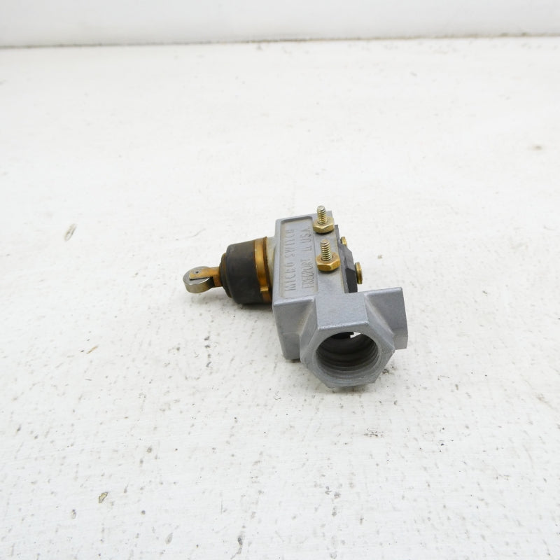 MICRO SWITCH BZE6-2RN80 600VAC 2A (AS PICTURED) NSNP