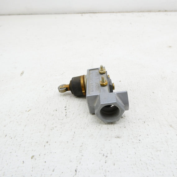 MICRO SWITCH BZE6-2RN80 600VAC 2A (AS PICTURED) NSNP