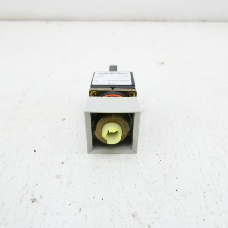 ALLEN BRADLEY 800MS-6HX2B SER. D 6V (AS PICTURED) (WH) NSMP