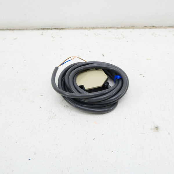 OMRON E3JK-5M1-US 24-240VAC 2M NSMP