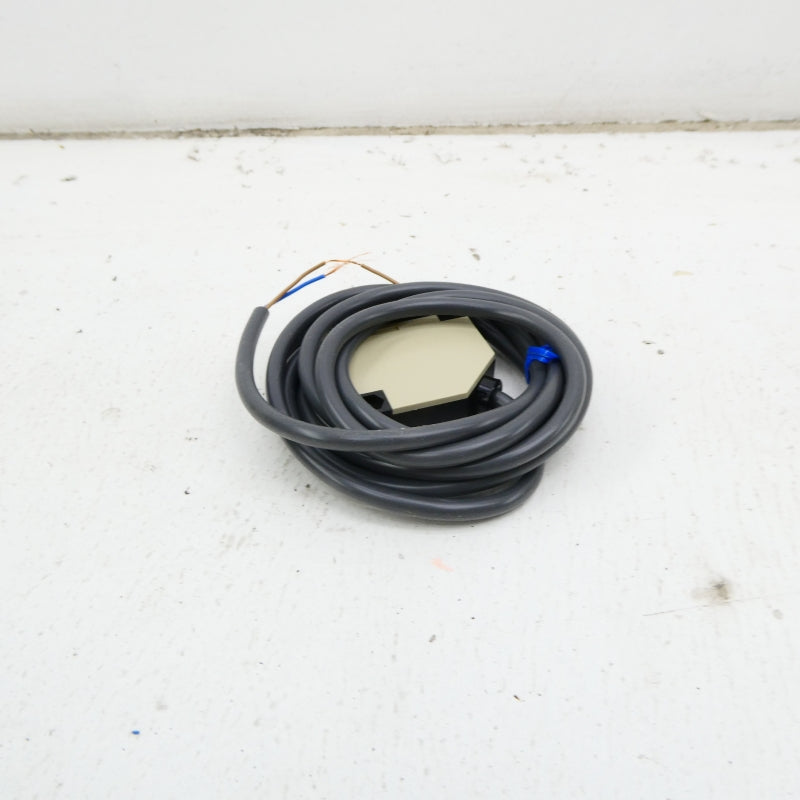 OMRON E3JK-5M1-US 24-240VAC 2M NSMP