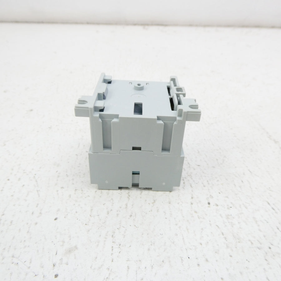 ALLEN BRADLEY 700-M220A4S SER. A 440/480V (WH) NSMP