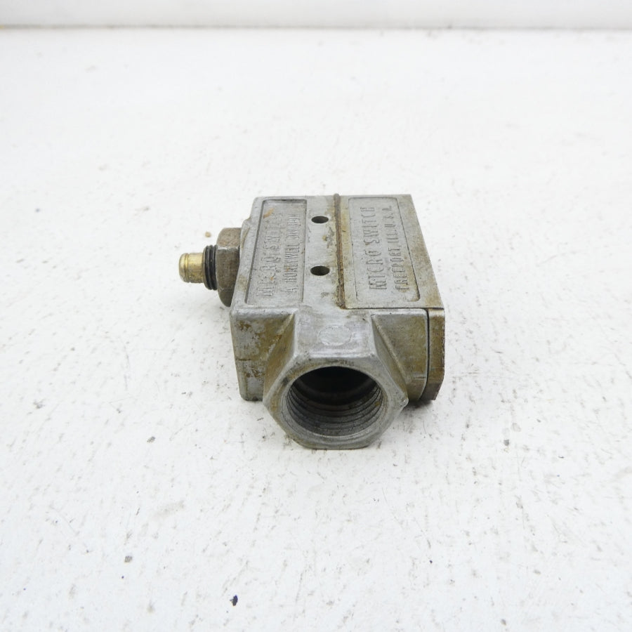 MICRO SWITCH BZE6-2RQ2 480VAC 15A (GREY) (AS PICTURED) UNMP