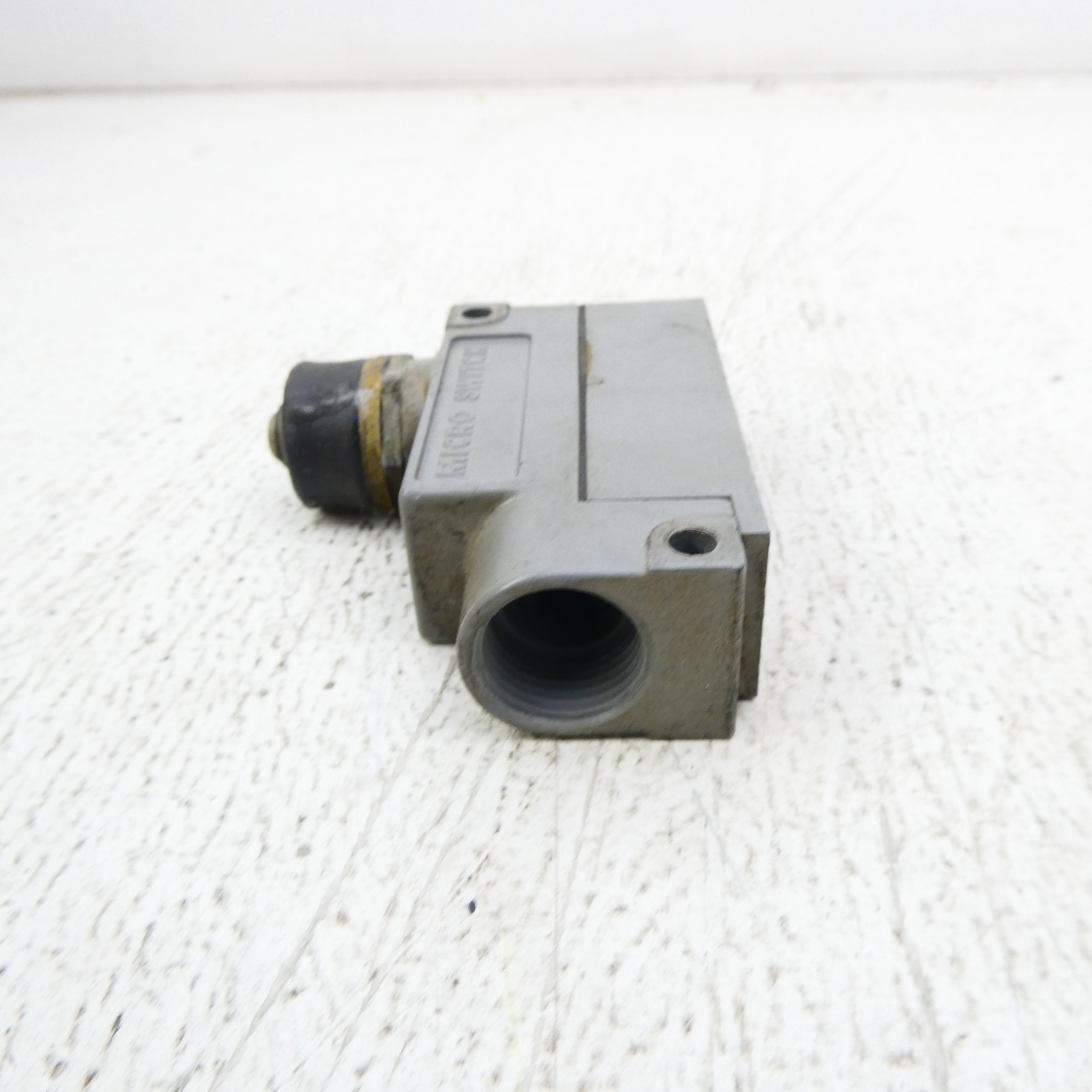 MICRO SWITCH BZG1-2RN 600VAC 2A UNMP