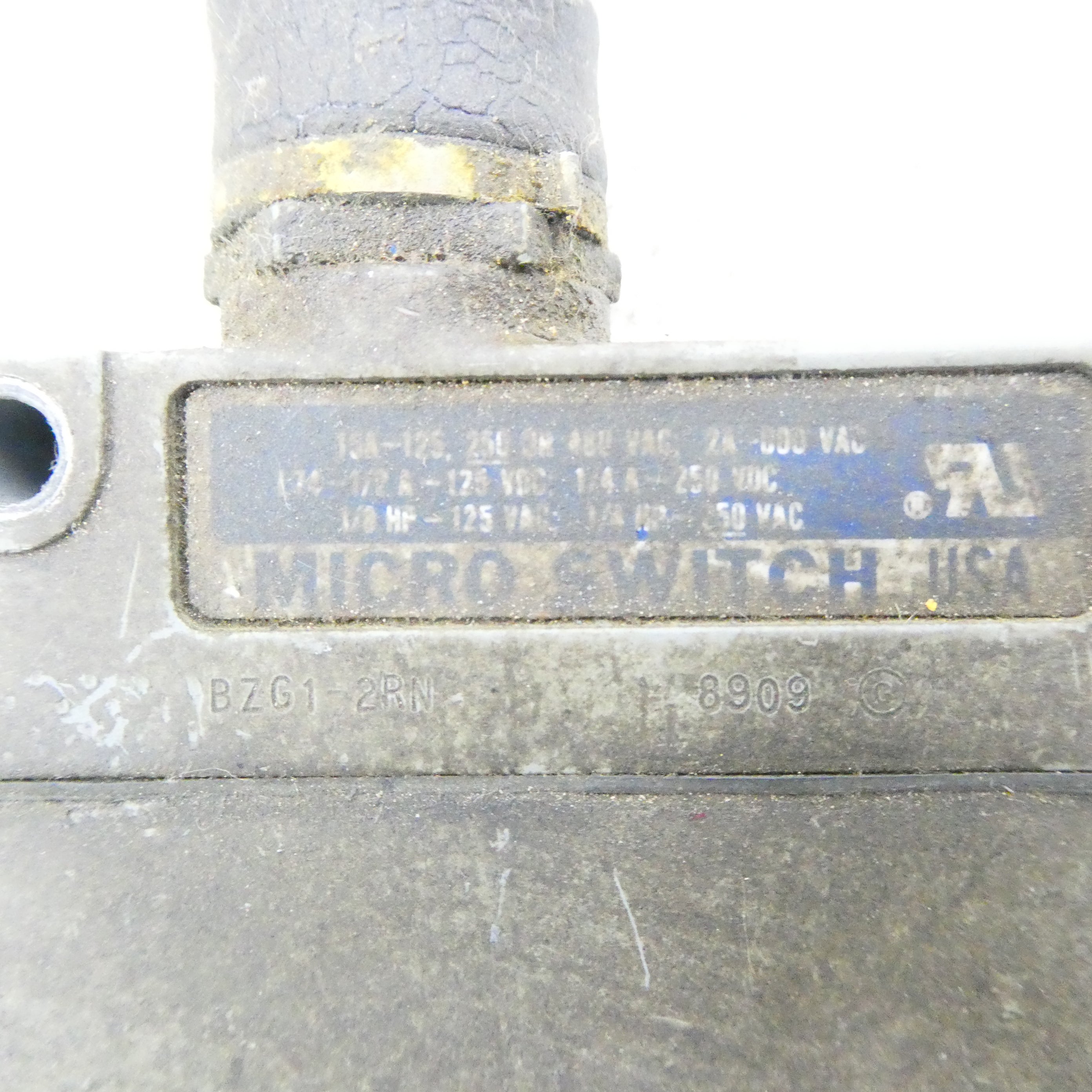 MICRO SWITCH BZG1-2RN 600VAC 2A UNMP