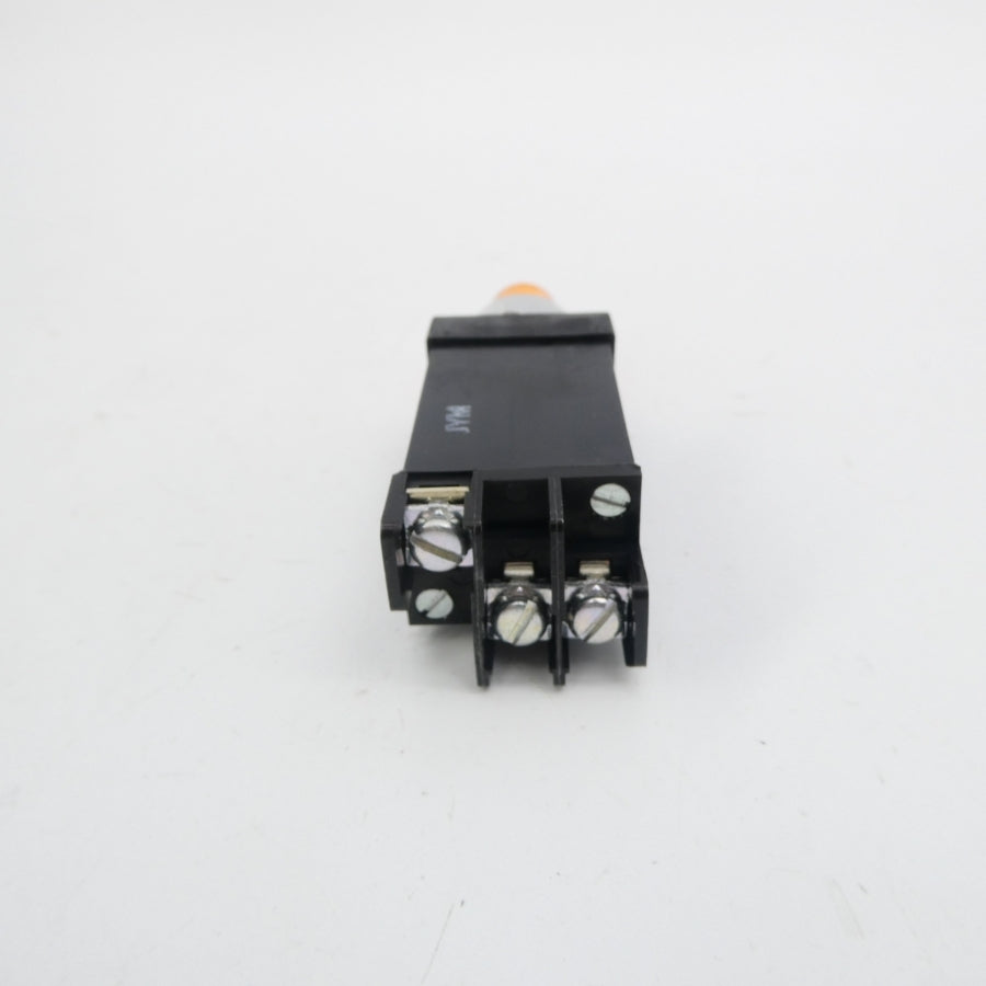 ALLEN BRADLEY 800T-RST10A SER. N 120VAC/DC (WH) NSMP