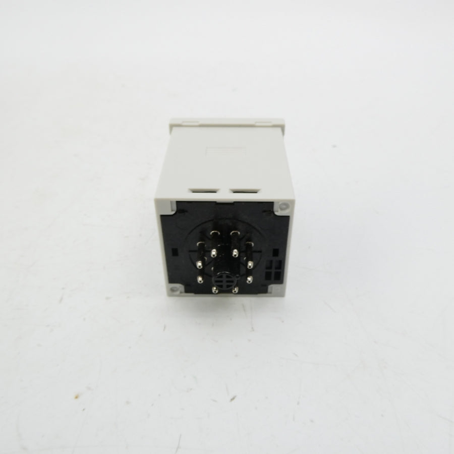 ALLEN BRADLEY 700-HRS42TA17 SER. D 100-240VAC 0.05S-300H (WH) NSMP