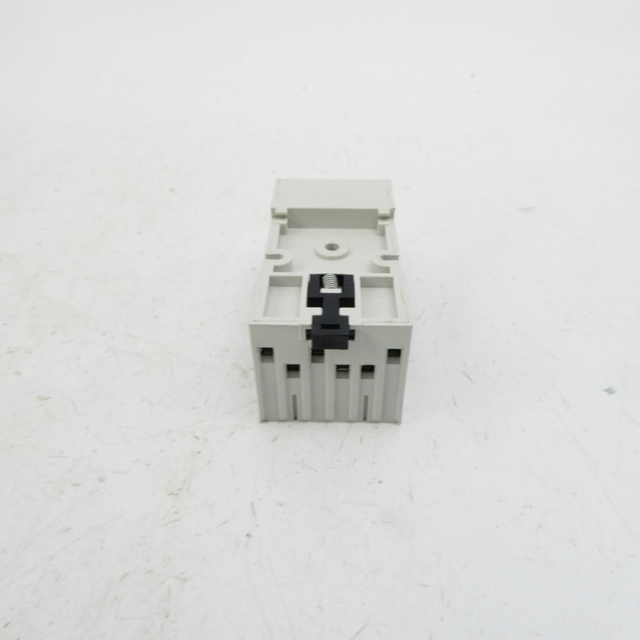 ALLEN BRADLEY 700-HN205 SER. A 300V 10A (PKG OF 9) (WH) NSMP