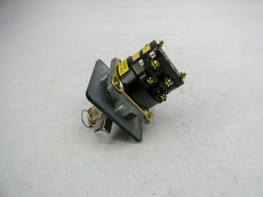 SWITCH 41-10424 250V 7.5A NSNP