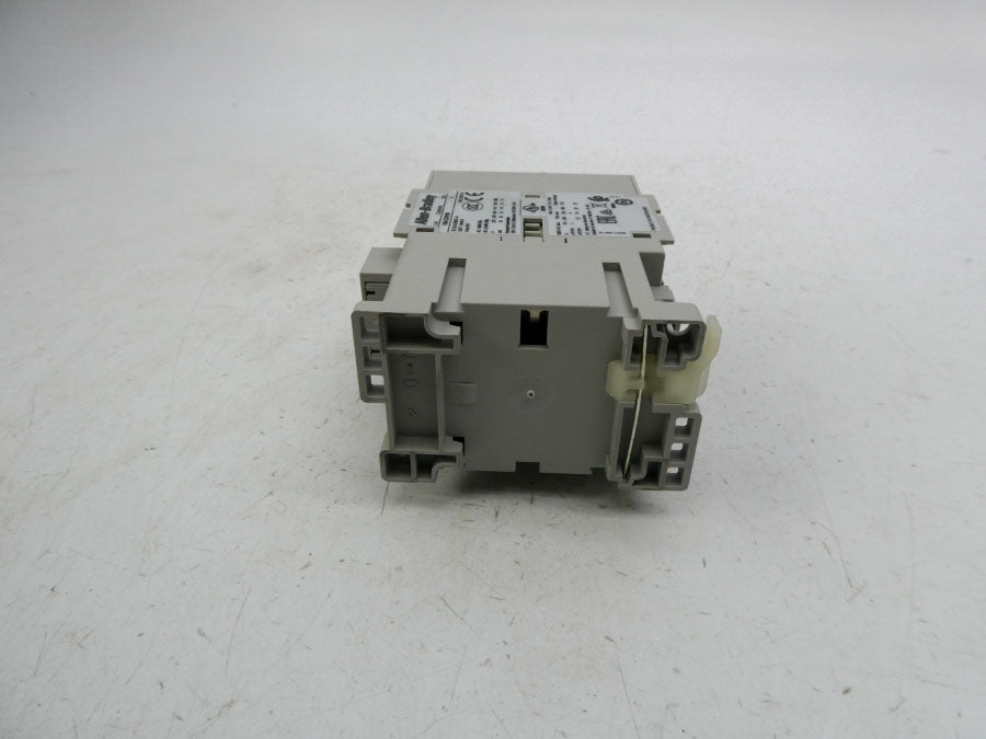 ALLEN BRADLEY 100-C30D00 SER. C 110/120V (AS PICTURED) NSNP