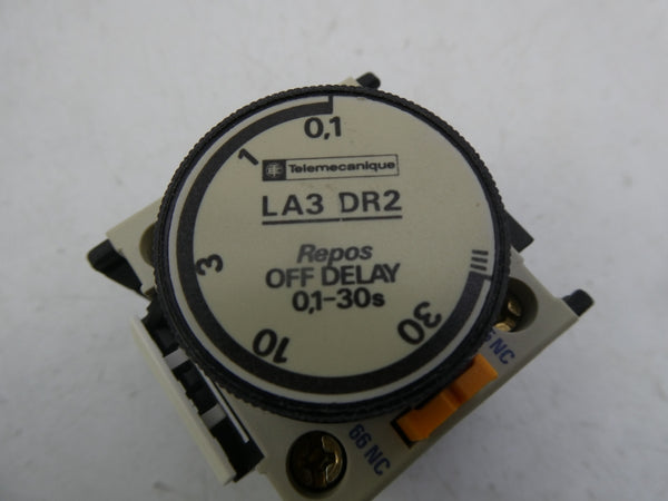 TELEMECANIQUE LA3DR2 660V 10A 0.1-30S NSNP