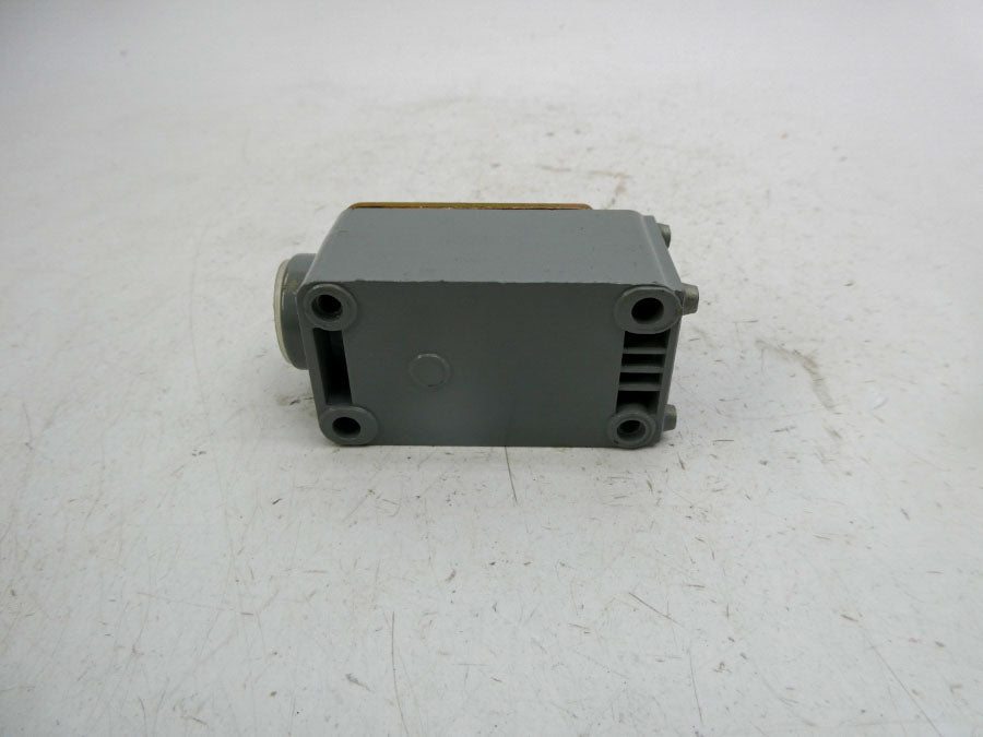 TELEMECANIQUE XC2-JC 500V 3A (GREY) NSNP