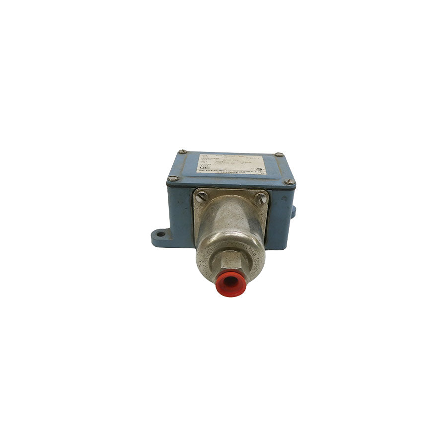 UNITED ELECTRIC J6X138 125/250VAC 15A 0/150"WC UNMP