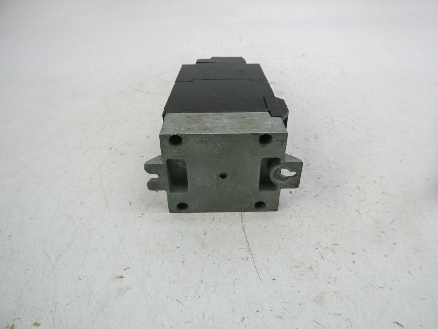 SYLVANIA P6T 110/120V 10A NSNP