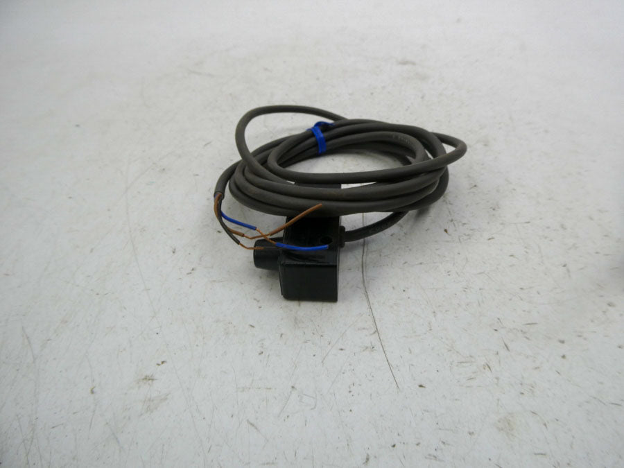 OMRON TL-M5ME1 10-30VDC NSNP