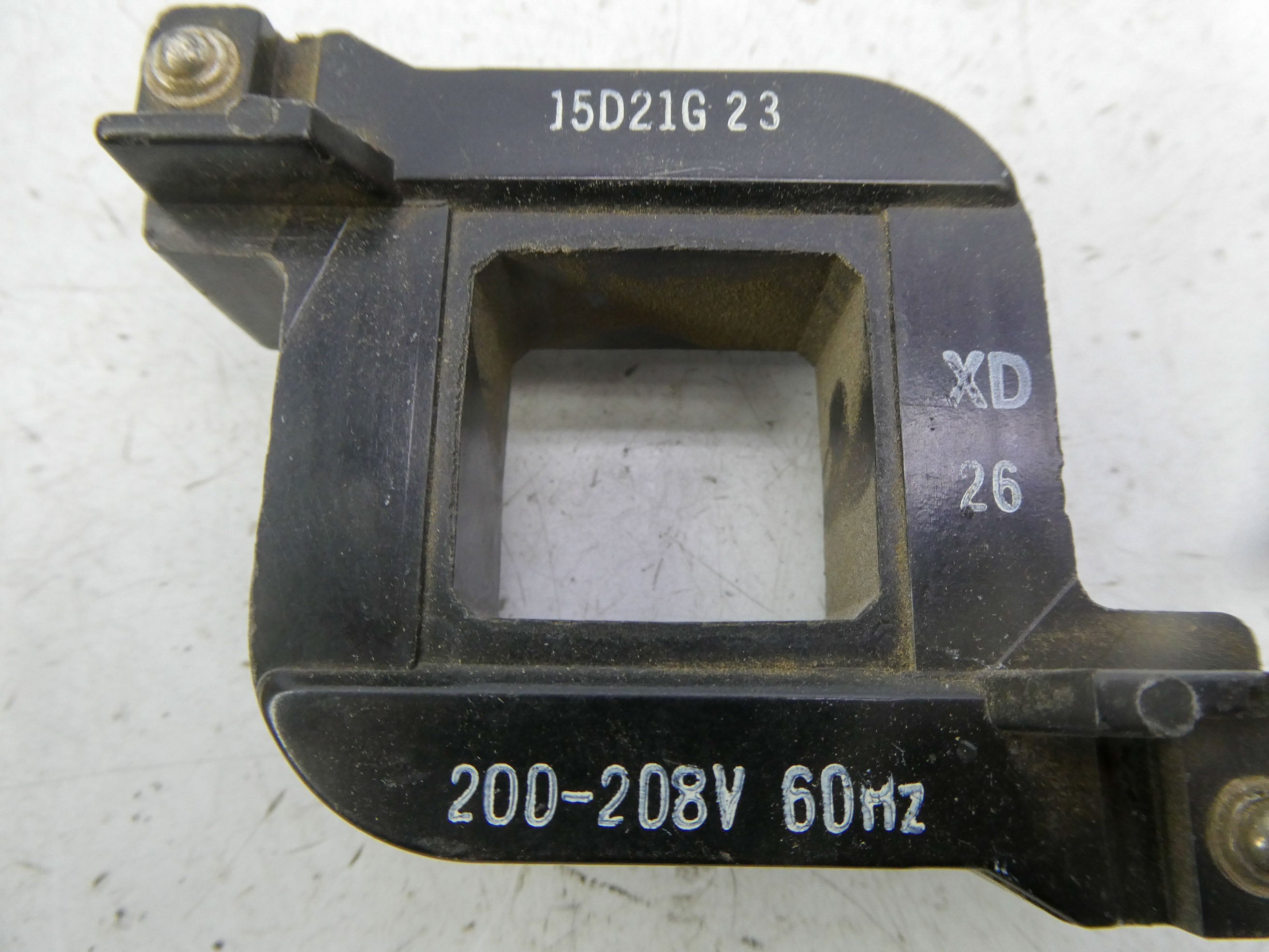 INDUSTRIAL SPARE PART 15D21G23 200-208V (BLACK) UNMP
