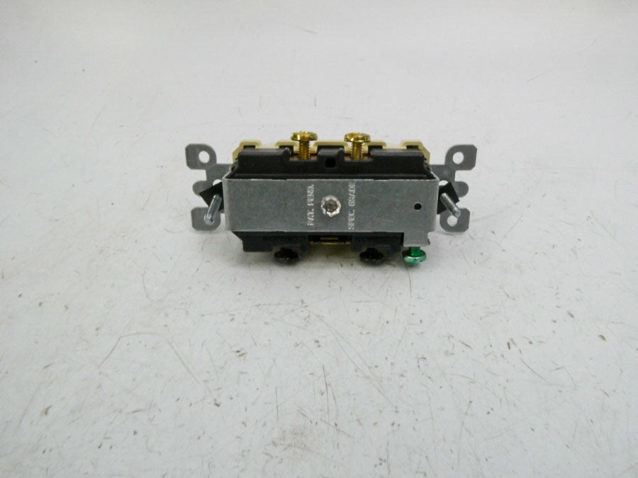 LEVITON 5224/701 120/277VAC 15A NSMP