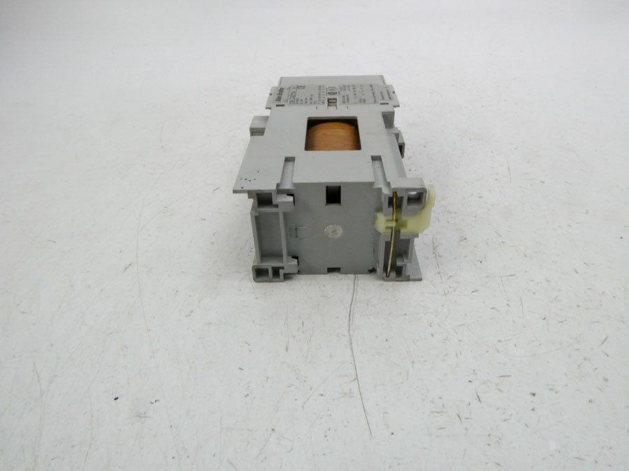 INDUSTRIAL SPARE PART 100-C30ZJ00 SER. A 24VDC NSNP