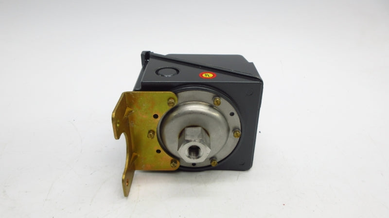 UNITED ELECTRIC CONTROLS J302-9832-5555 125/250VAC 15A 0-100PSI NSMP