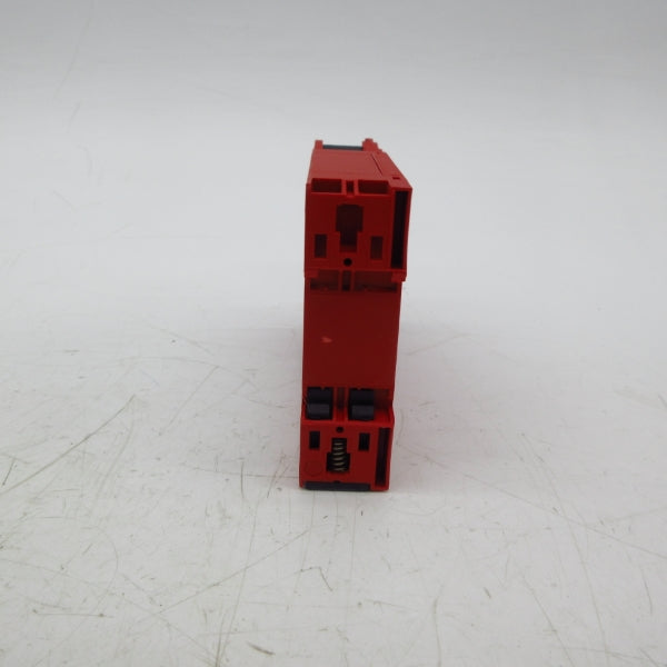 ALLEN BRADLEY 440R-N23120 SER. A 24VAC/DC 3A (WH) NSMP