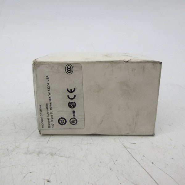 ALLEN BRADLEY 800T-B6B SER. T (WH) NSFS