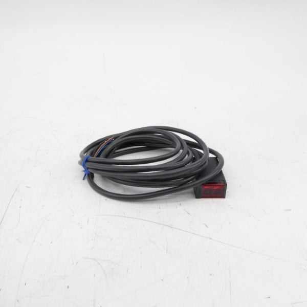 OMRON E3V2-AT11 10-30VDC NSMP