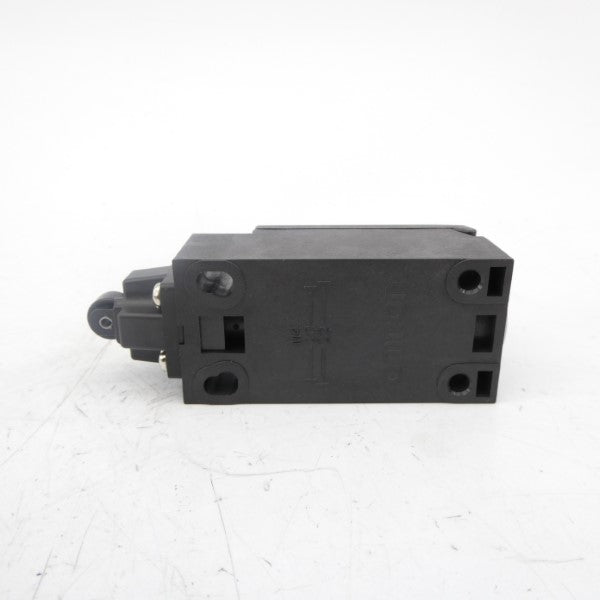 OMRON D4N-2132 240VAC 3A NSMP