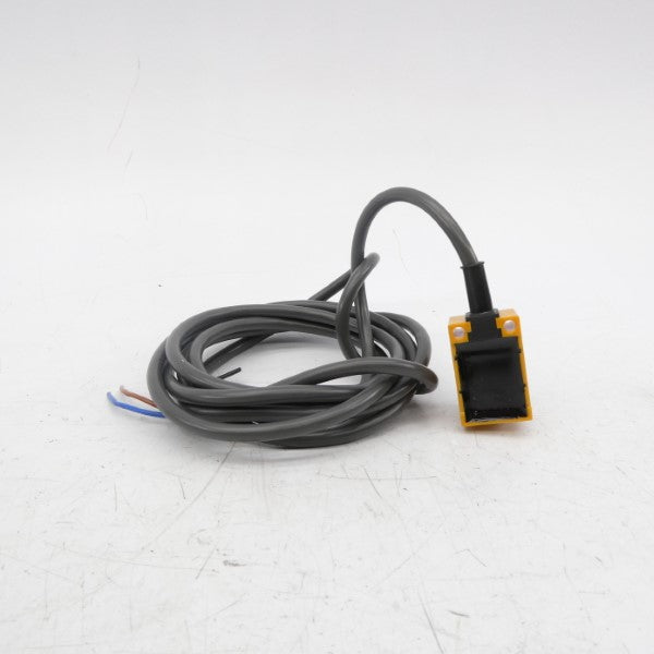OMRON TL-N5ME1 10-30VDC NSNP
