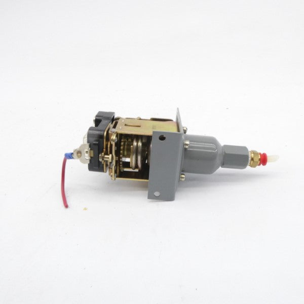 ALLEN BRADLEY 836-C7 SER. A 24-600V 300PSI (AS PICTURED) UNMP