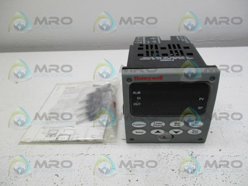 HONEYWELL DC3200-CE-1C0R-210-00000-E0-0 TEMPERATURE CONTROLLER  NSMP