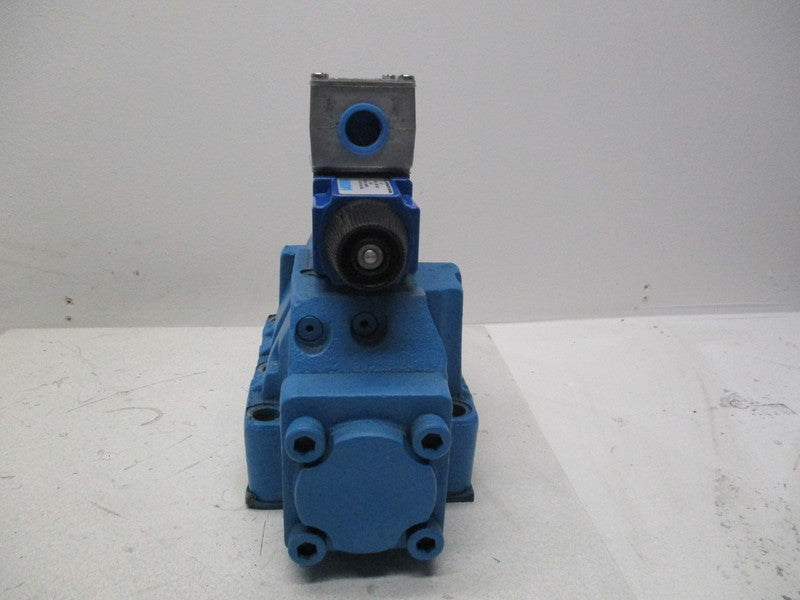VICKERS DG4V-3-6C-M-W-D-40 SOLENOID VALVE (AS PICTURED)  NSNP