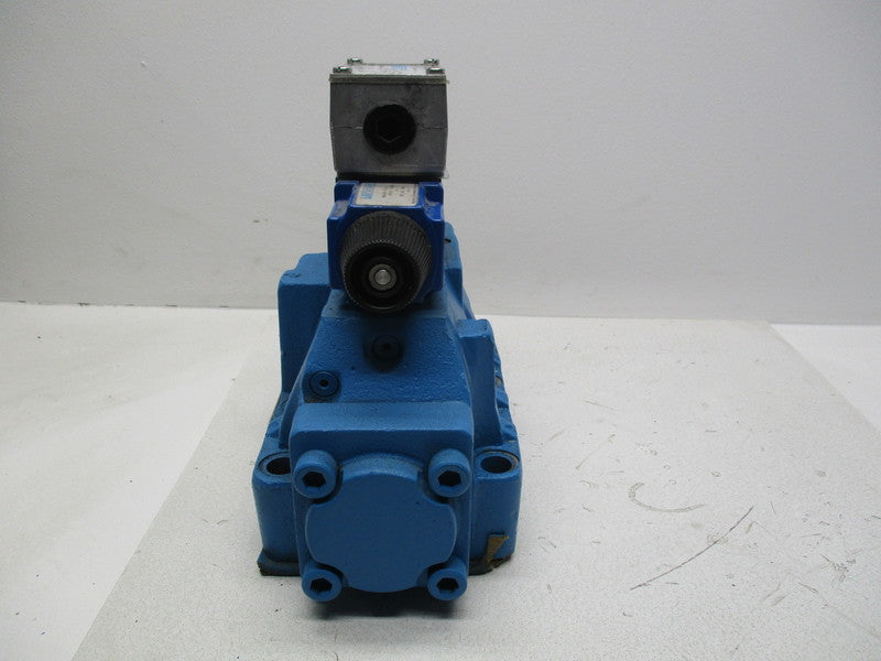 VICKERS DG4V-3-6C-M-W-D-40 SOLENOID VALVE (AS PICTURED)  NSNP