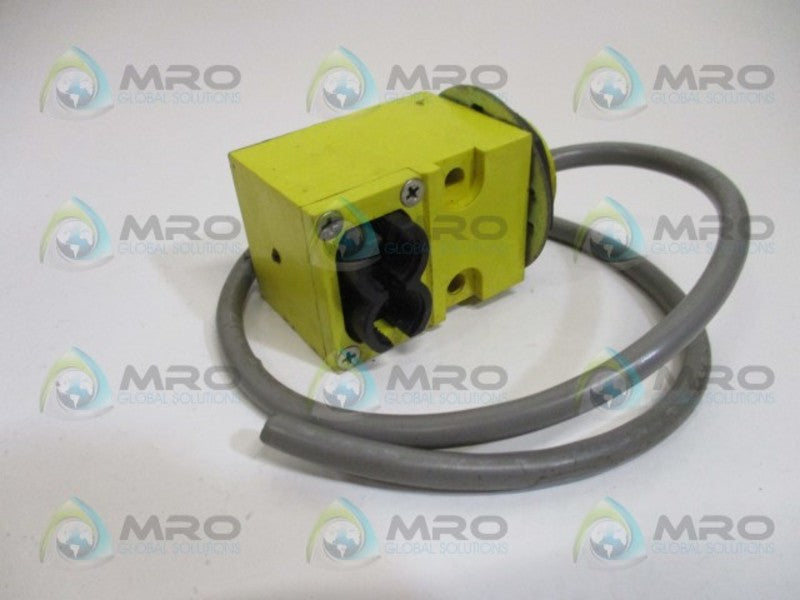 BANNER ENGINEERING SM912F PHOTOELECTRIC SENSOR UNMP