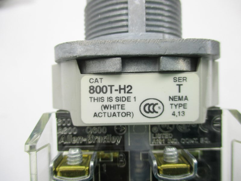 ALLEN BRADLEY 800T-H2A4 SER. T (WH) NSMP