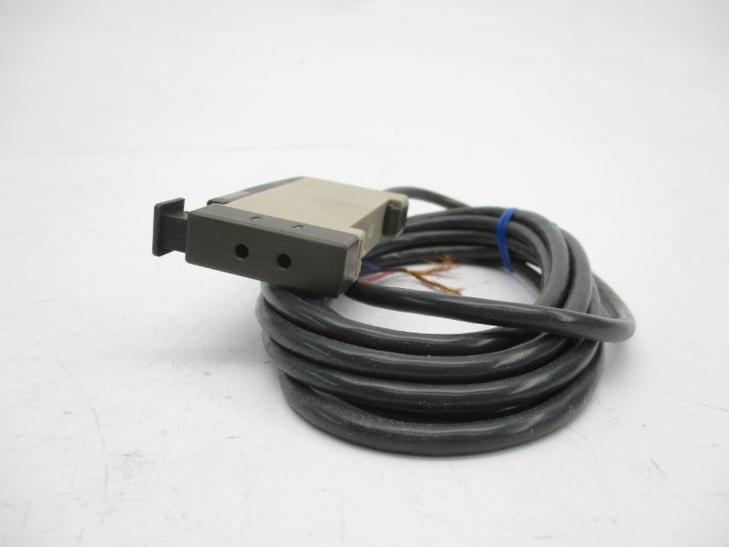 OMRON E3X-NT21 12-24VDC 2M NSMP