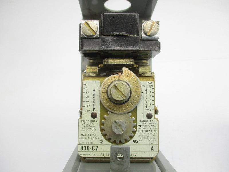 ALLEN BRADLEY 836-C7A SER. A 24-600VAC 300PSI UNMP