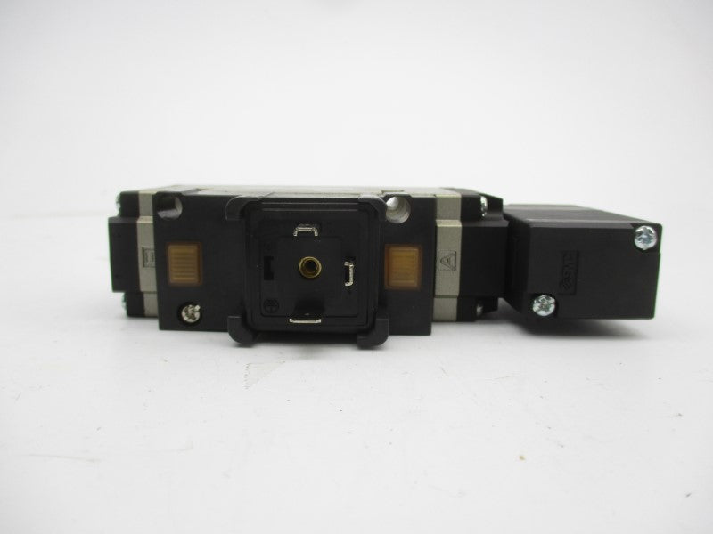 SMC VFS3110-5DZ 21-26VDC (AS PICTURED) NSNP