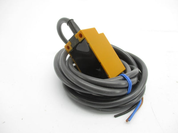 OMRON TL-N10ME1 10-30VDC 2M NSMP