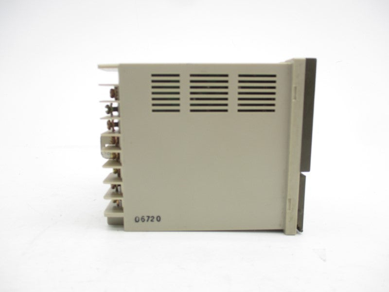 OMRON E5AX-DAA-F 100-240VAC UNMP