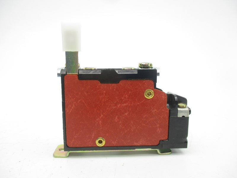 ALLEN BRADLEY 592-BOV49 SER. B 600VAC 40A (WH) NSMP