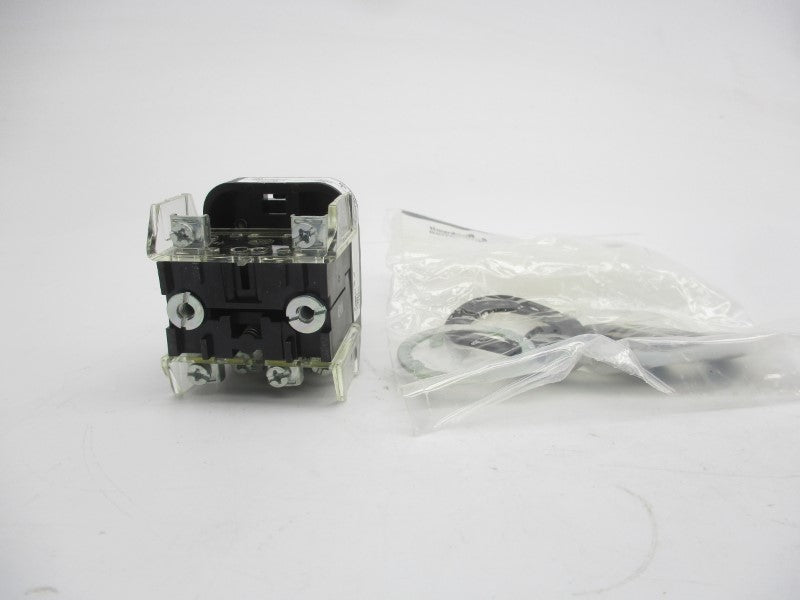ALLEN BRADLEY 800T-QB10 SER. T 120VAC (WH) NSMP