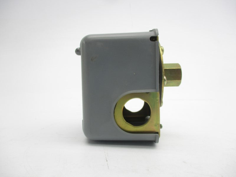 SQUARE D 9013FSG2 SER. B 230V 30/50PSI NSNP