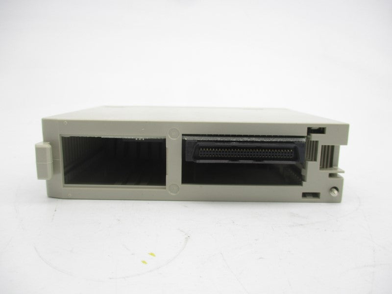 OMRON CS1W-OA211 100-240VAC 0.5A NSMP