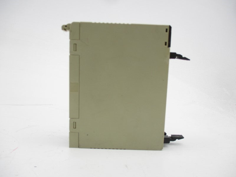 OMRON C200H-OC225 250VAC 2A UNMP