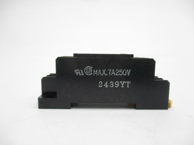 OMRON PYF08A 250V .7A NSNP