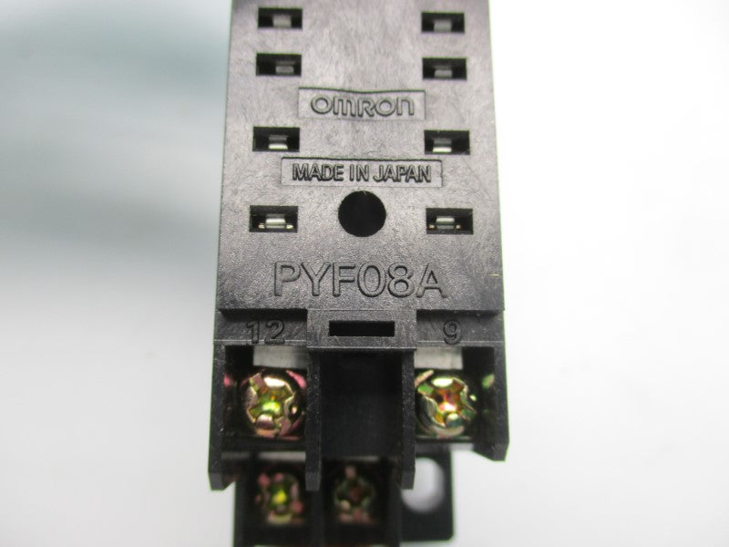 OMRON PYF08A 250V .7A NSNP