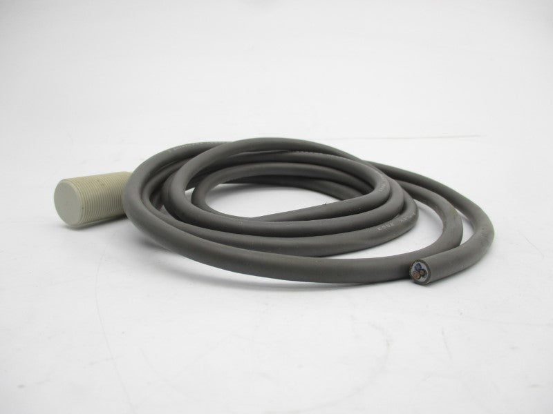 OMRON E2F-X5E1 12-24VDC UNMP