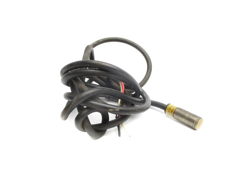 OMRON E2E-X2F1 12-24VDC UNMP