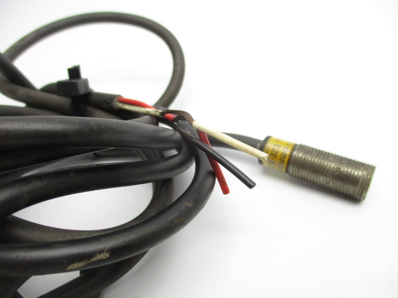 OMRON E2E-X2F1 12-24VDC UNMP