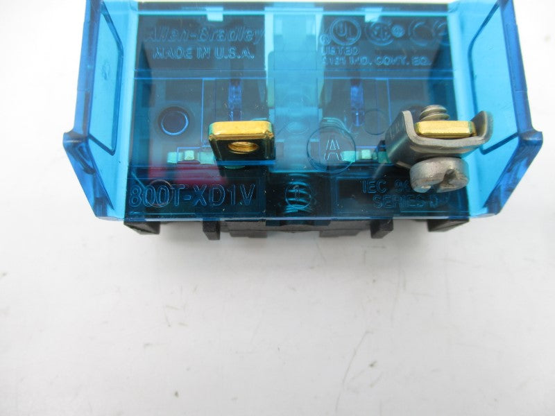 ALLEN BRADLEY 800T-XD1V SER. D 240V 0.4A NSNP